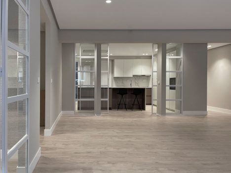 Reforma Integral en Bilbao | Imagen de la Cocina abierta desde el Salón