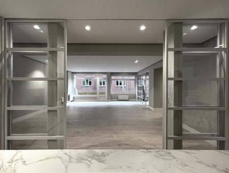 Reforma Integral en Bilbao | Imagen de la Sala desde la Cocina abierta