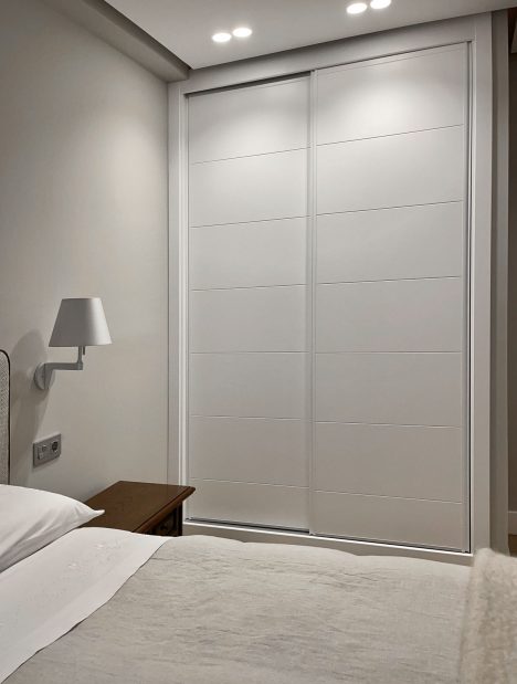 Decoración de vivienda en Bilbao - Armarios empotrados en la habitación